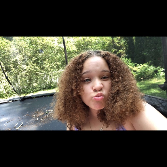 Meet your Posher, Brooke - Picture 1 of 1